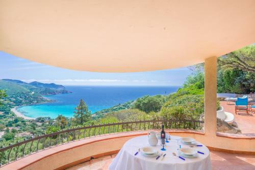 Villa Aurelia . A Terrace On The Mediterranean Sea