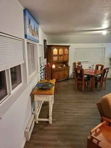 Hostal The Lakeside Overlook - Close To Everything!