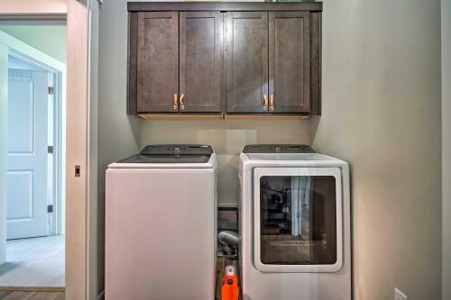 Modern Medford Escape About 3 Mi To Downtown!