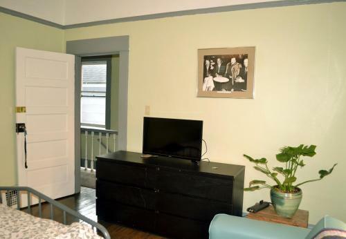 Hostal 624 Jackson Guest House