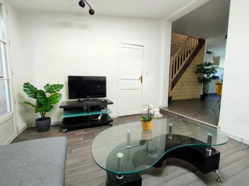 Maison R�nov�e Confortable - Proche Circuit 24h