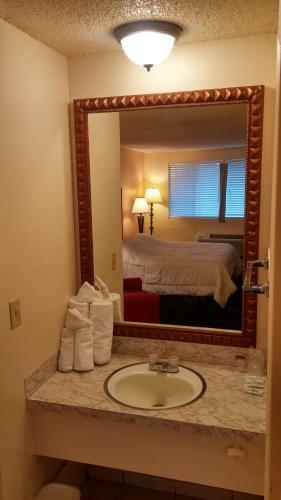 Motel Grays Harbor Inn & Suites