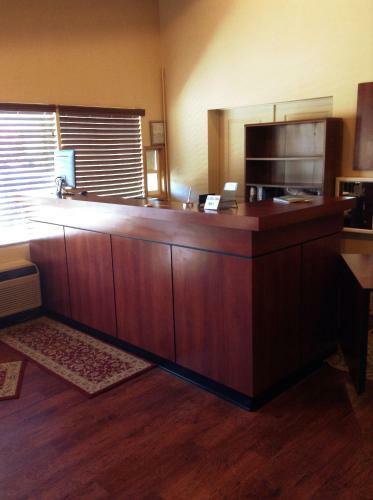 Motel Grays Harbor Inn & Suites