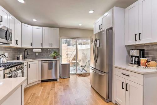 Philly Townhome With City Views About 2 Mi To Dtwn!