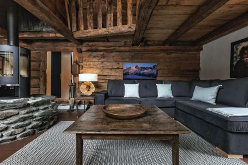 4br Traditional Chalet Bbq + Fireplace + View