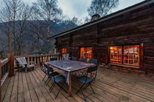 4br Traditional Chalet Bbq + Fireplace + View
