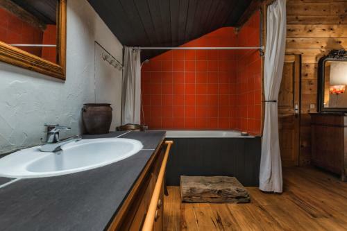 4br Traditional Chalet Bbq + Fireplace + View