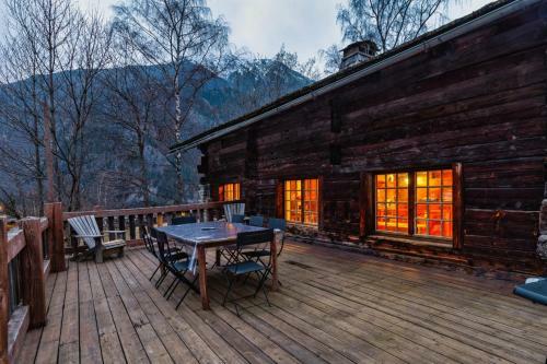 4br Traditional Chalet Bbq + Fireplace + View