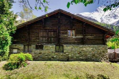 4br Traditional Chalet Bbq + Fireplace + View