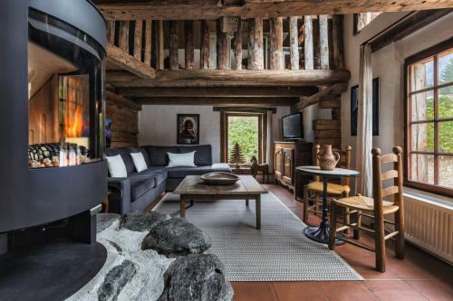 4br Traditional Chalet Bbq + Fireplace + View