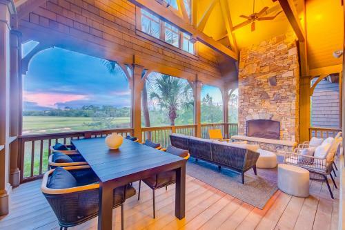 Club Cottage 6