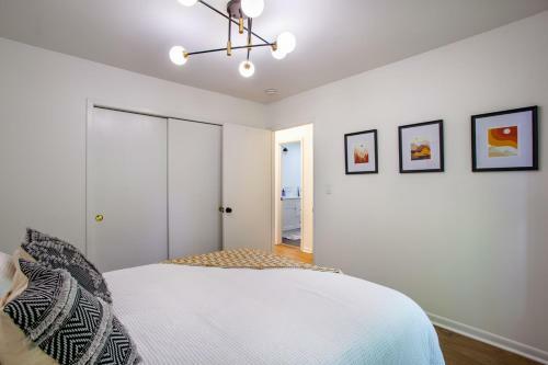 Hidden Lake Retreat - Lake Access, View And Fireplace