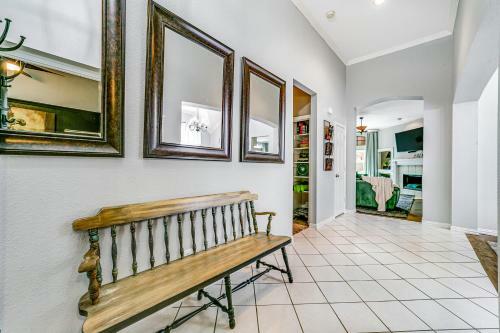 Artful Retreat In Allen