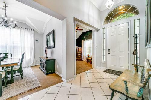 Artful Retreat In Allen