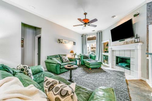 Artful Retreat In Allen