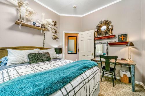 Artful Retreat In Allen