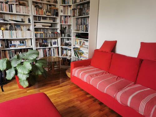 Canap�-lit Dans Le Salon Au Calme Pr�s De Paris