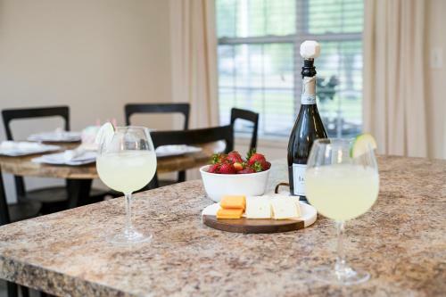 Luxe Quiet Townhouse W/parking/pool/by Dollywood