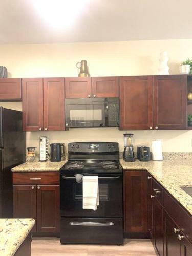 Apartamento Cozy King Bed,reserved Parking,wifi,pool,gym.