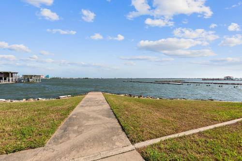 Bay Dreamer - Massive Bayfront Home With Private Pool Home