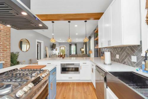 New! ?change Of Pace? 5 Blk To Beach Bikes+firepit