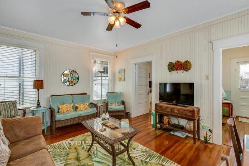 Lazy Days Cottage - Amazing Views And Great Location! Home