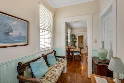 Lazy Days Cottage - Amazing Views And Great Location! Home