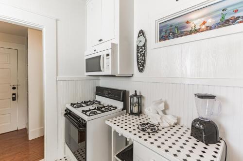 Lazy Days Cottage - Amazing Views And Great Location! Home