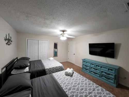 Modern Ten Acre Horse Ranch-walk To Lake Ray Robert