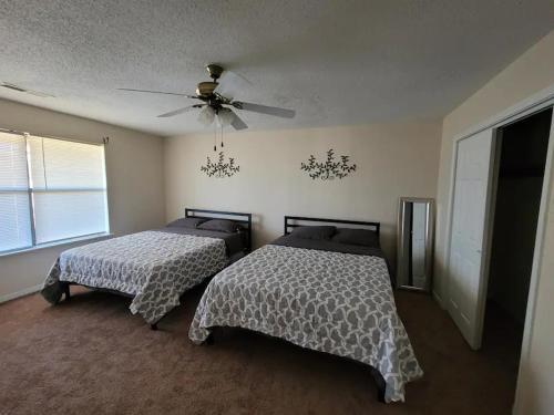 Modern Ten Acre Horse Ranch-walk To Lake Ray Robert