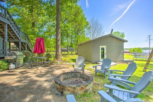 Waterfront Yantis Retreat With Deck And Zipline!
