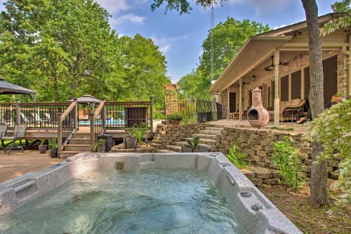 Happy Trails Hideout Pool, Hot Tub, 4 Acres!