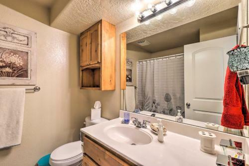 Charming Lehi Apartment With Yard And Fire Pit!