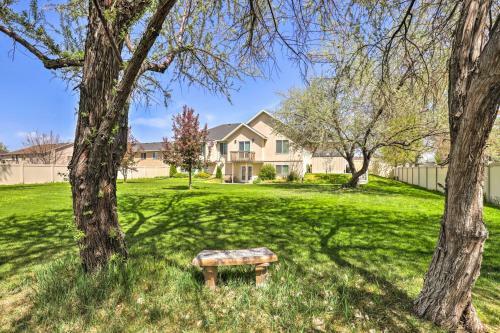Charming Lehi Apartment With Yard And Fire Pit!