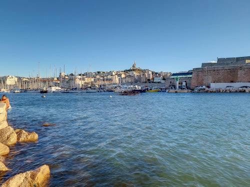 Apartamento The Sunrise - Cozy- Docks- Sea View- Host Provence