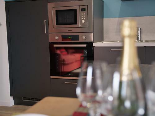 Hostal Room In Apartment - Blue Reves Apartment