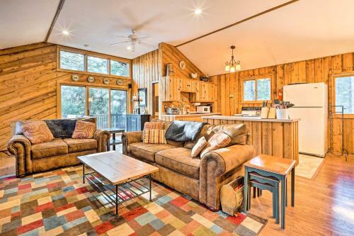 Winhall Retreat With Furnished Deck And Fire Pit!