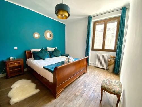 Hostal �meraude