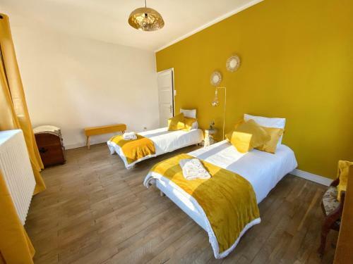 Hostal �meraude