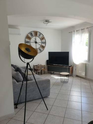 Belle Villa � 10 Min � Pied Du Centre De Monteux