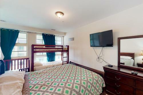 The Sanctuary - Penthouse Paradise 402a