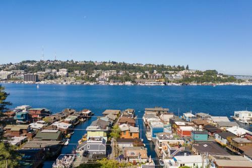 Waterfront Rooftop Deck On Lake Union 3br 3ba Extended Stay