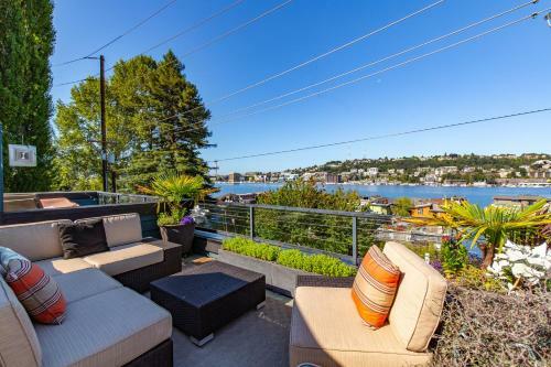 Waterfront Rooftop Deck On Lake Union 3br 3ba Extended Stay