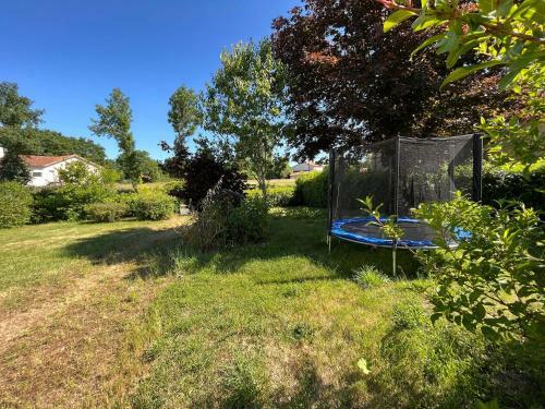 Jolie Maison De Campagne Arbor�e