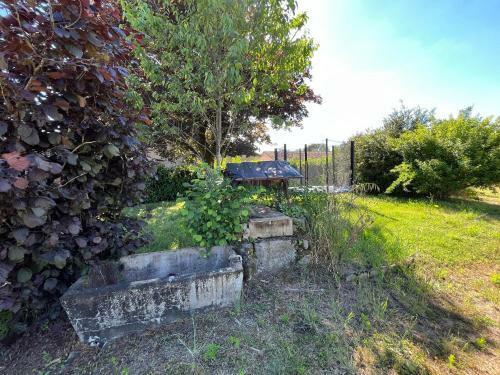 Jolie Maison De Campagne Arbor�e