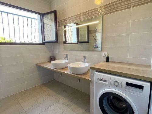 Villa Porto-vecchio, 2 Bedrooms, 5 Persons - Fr-1-62-166