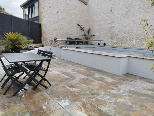 Maison Chaleureuse Avec Piscine Et Parking