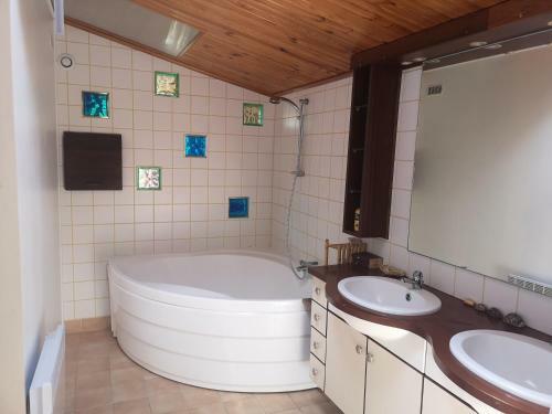 Maison Familiale Zen Proche Mer Et For�t