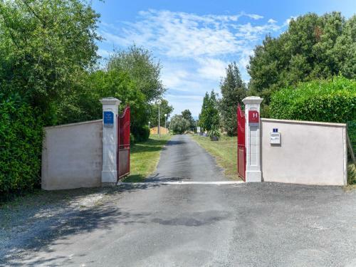 Cosy Holiday Home In Saint-savinien With Shared Pool