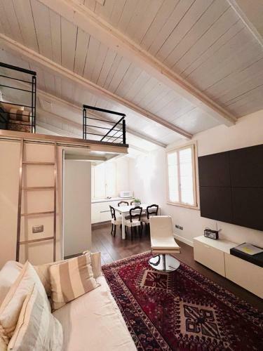 Lovely 2 Bed Apartment In Central St Tropez